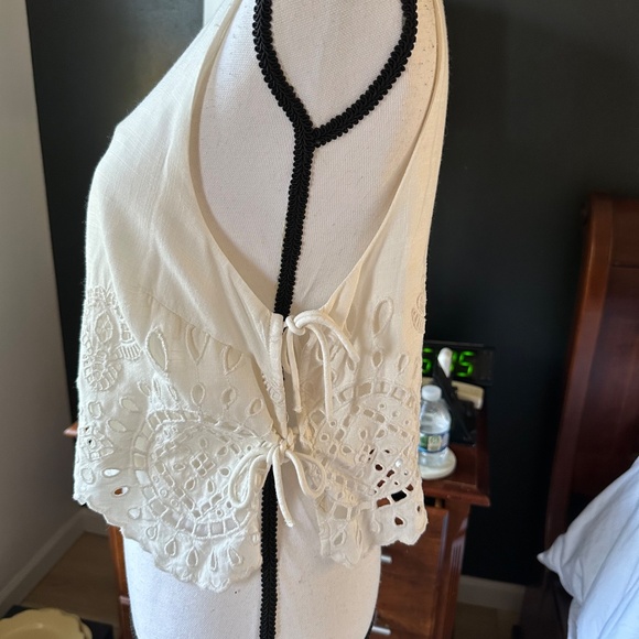 White side tie eyelet tank top size small - Picture 3 of 5